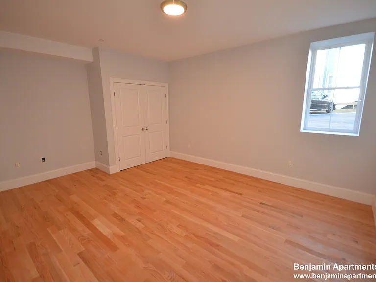 18 Murdock St #15 — Photo 8