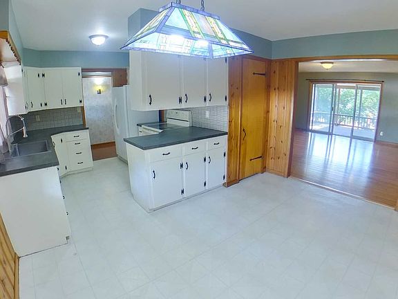 2nd image of 711 Canfield Dr #1
