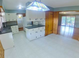 711 Canfield Dr, Manhattan, KS 66502