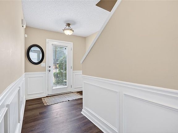 4th image of 9 Darbys Run Way