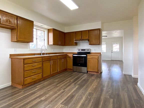5th image of 114 N Pine St