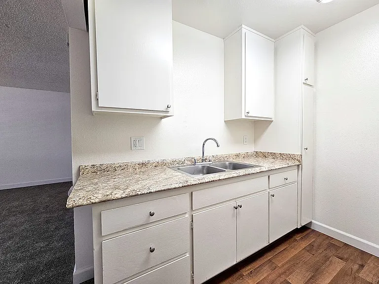 Vista Bella Apartment Homes — Photo 9