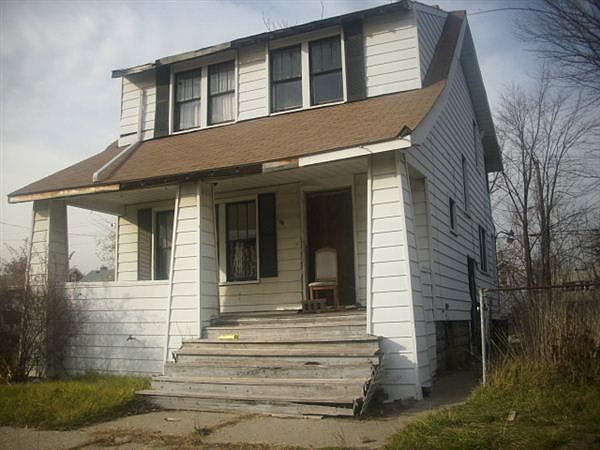 2nd image of 2310 Highland St