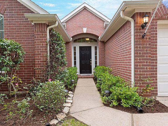 2nd image of 3966 Inglewood Cir