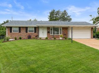 9999 Casa Rosa Dr, Saint Louis, MO 63123