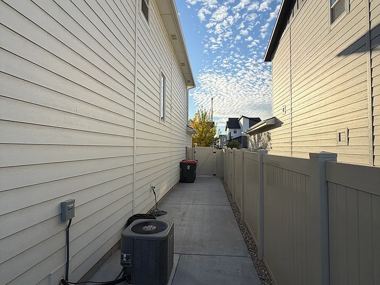 300 S Calf Creek Ave — Photo 4