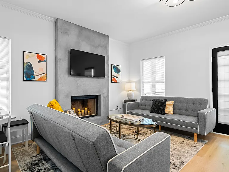 604 Julian St NW — Photo 15