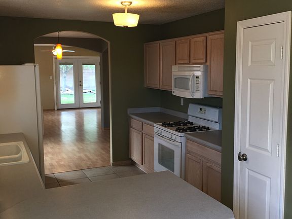 Kitchen and Sitting Counter