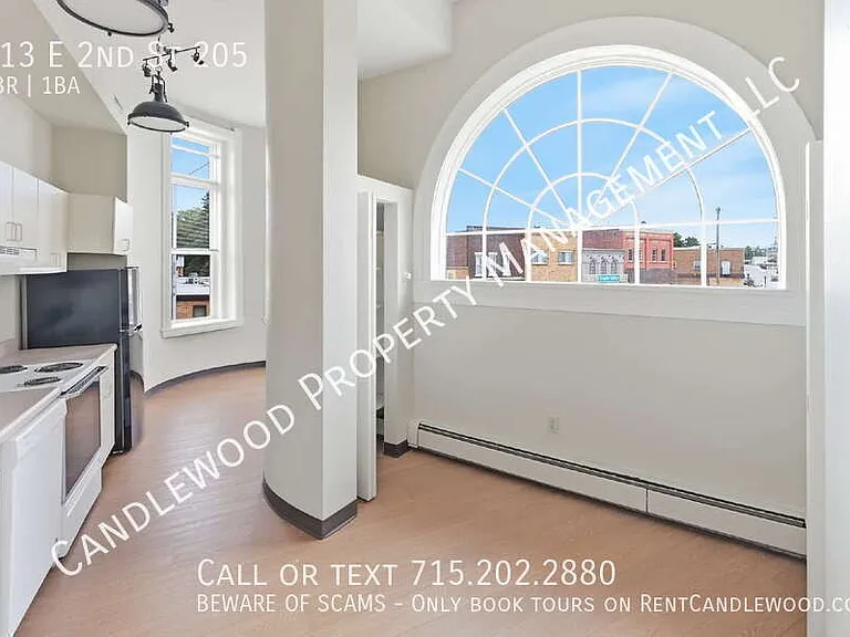 713 E 2nd St #205 — Photo 2