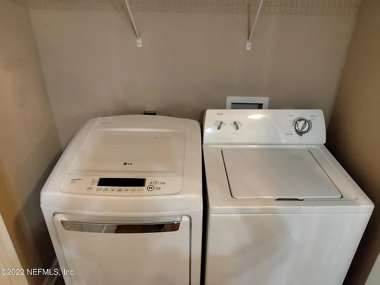 8290 Gate Pkwy W #1017 — Photo 33