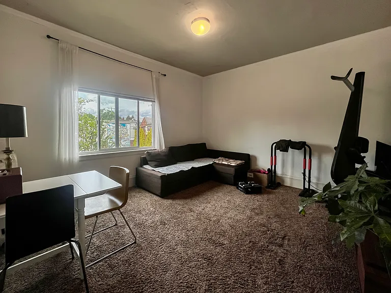 426 15th Ave E #B — Photo 16