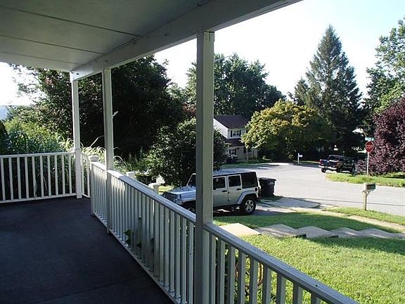 4th image of 299 Dulles Dr