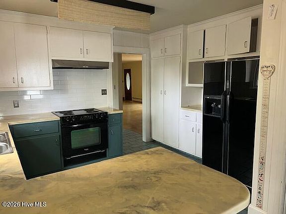 5th image of 1800 Forest Hill Drive