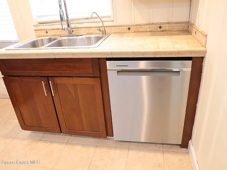 1100 Pine St — Photo 8
