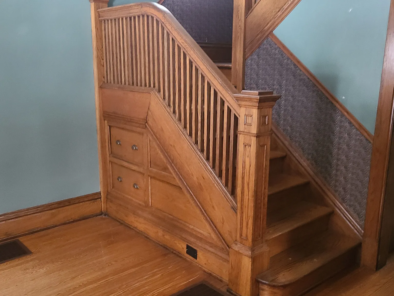 5 bed, 2000 sqft, $1,995 — Photo 3