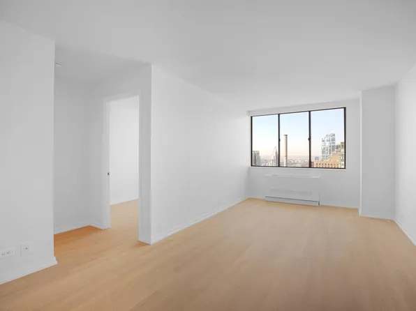 124 W 60th St, New York, NY