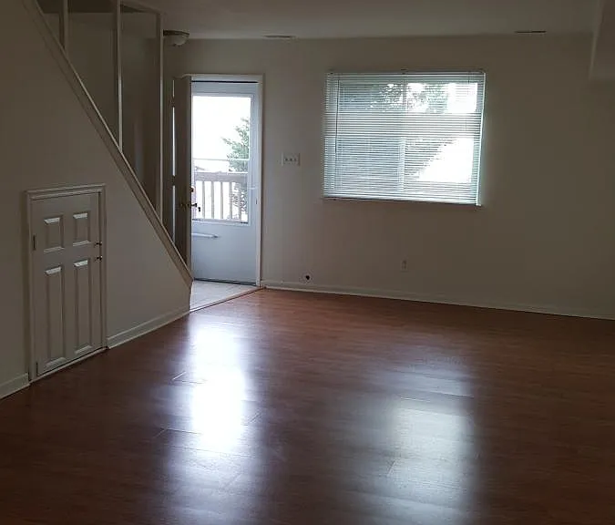 9636 Hansford Pl — Photo 2