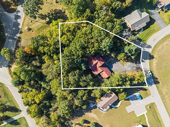 5th image of 237 Oakbrook Dr