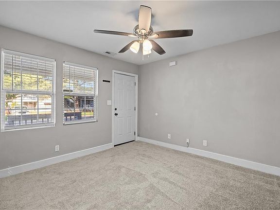 3rd image of 2509 Evergreen Pl
