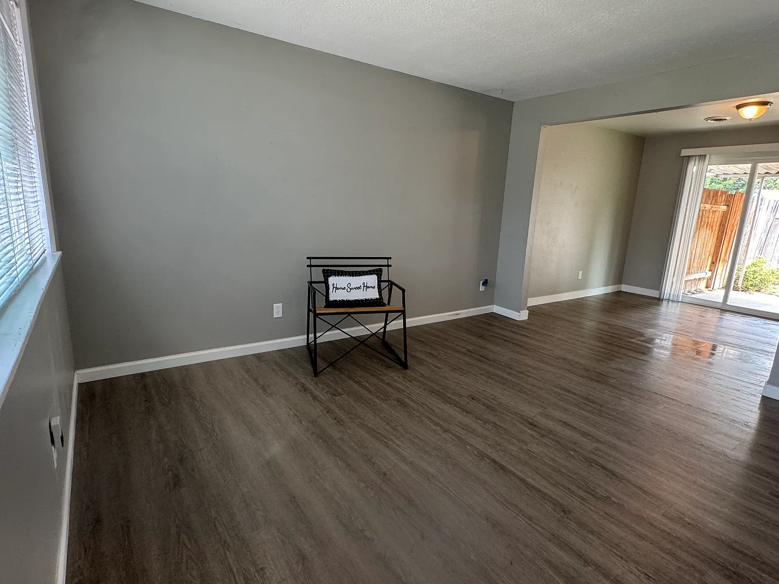 3672 N Collister Dr — Photo 2