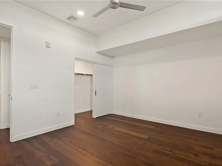 1322 E 12th St #407 — Photo 24