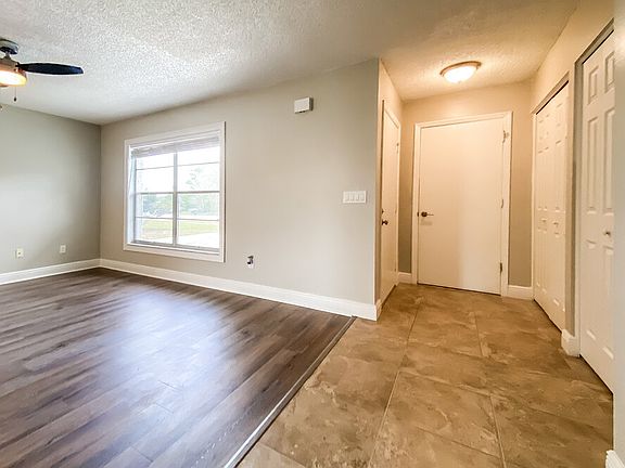 3rd image of 4459 Springwood Rd