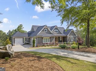 383 Currahee Club Dr, Toccoa, GA 30577