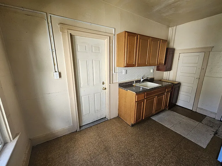 48 Beacon St #2 — Photo 3