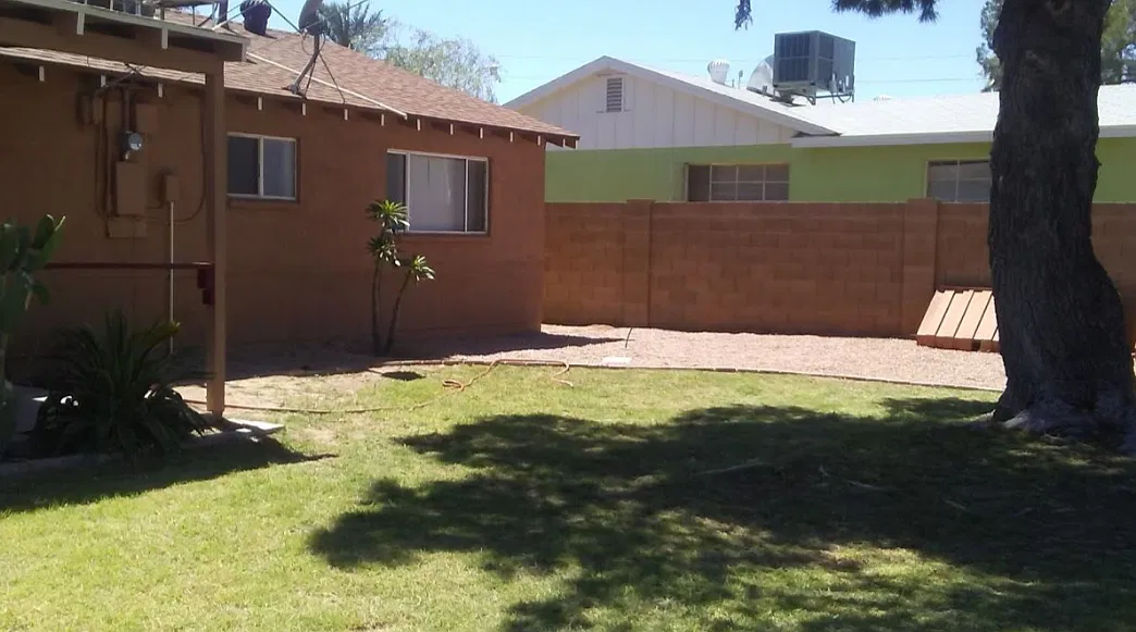 3 bed, 1300 sqft, $2,000 — Photo 2