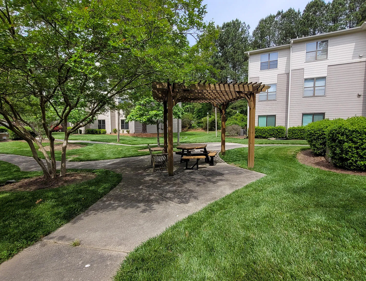1 bed, 1.0 bath, $1,195 — Photo 2