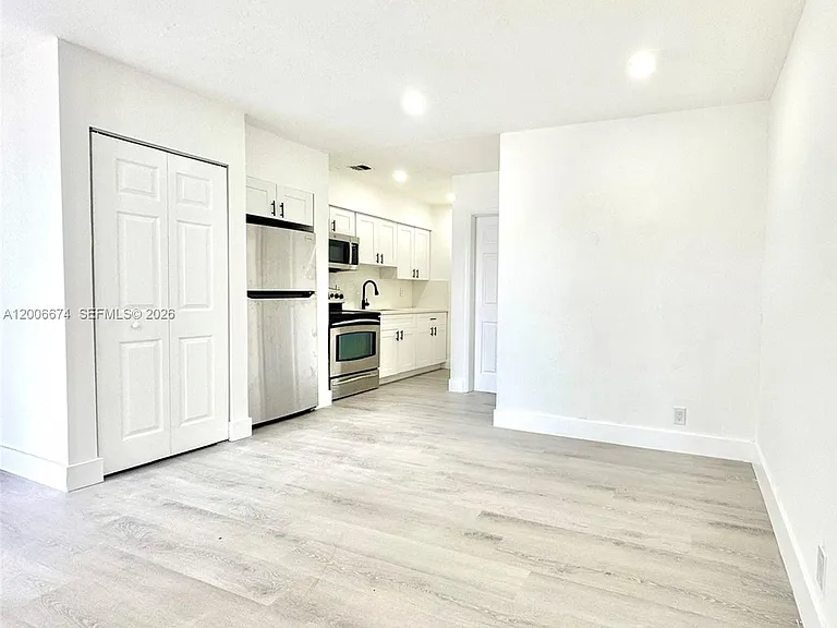 417 NW 2nd Ave #0 — Photo 5