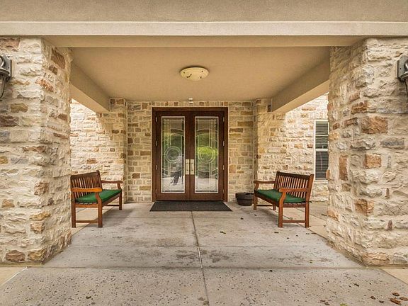 2nd image of 5735 Newbank Cir #209