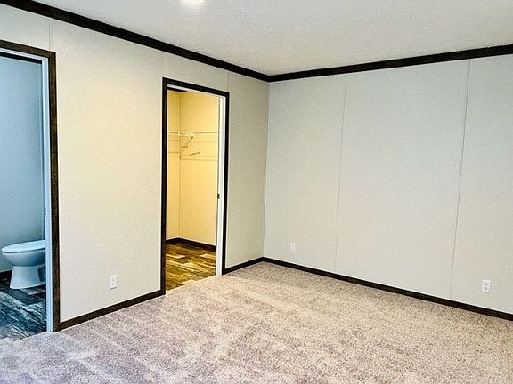 3rd image of 2129 Arrowhead Dr #103