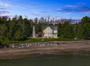 E7379 Washington Rd, Algoma, WI 54201