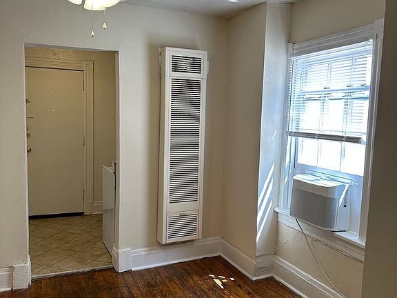4th image of 9 S Crenshaw Ave APT C