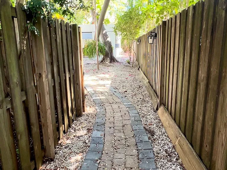 Tigertail Ave — Photo 2