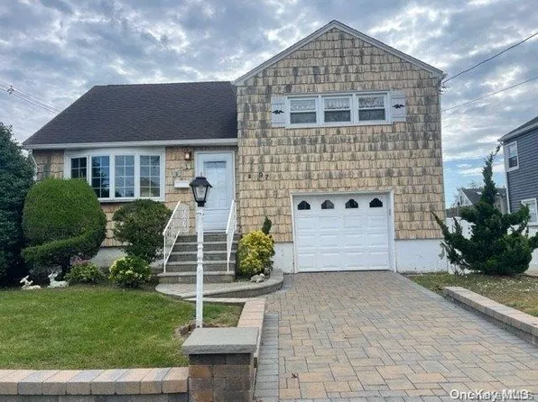 97 Martha Street, Freeport, NY 11520