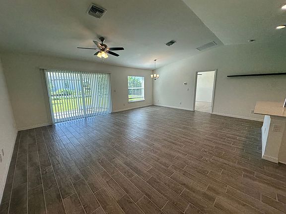 4th image of 1260 NE 40th Ter