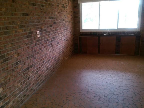 5th image of 107 Stowe Acres