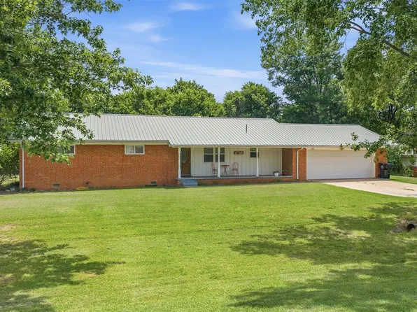 602 N Main St, Elmore City, OK 73433