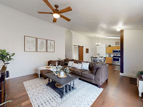3rd image of 237 W Casi Way