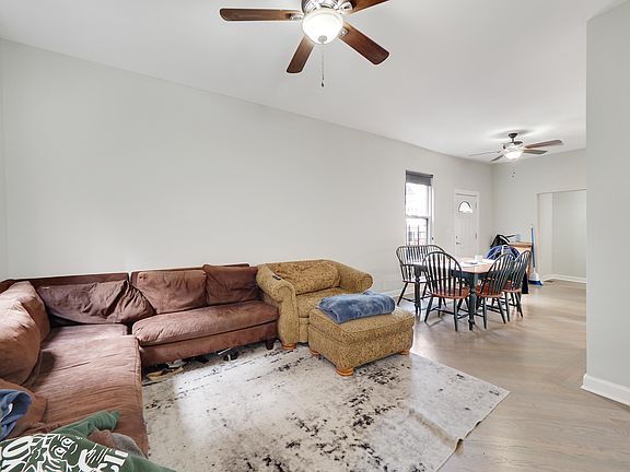 3rd image of 2652 N Halsted St APT 1R