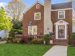 107 Dover Pkwy, Garden City, NY 11530