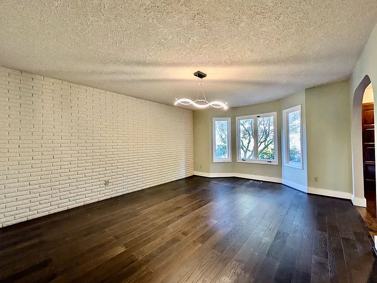 18132 Westview Dr — Photo 37