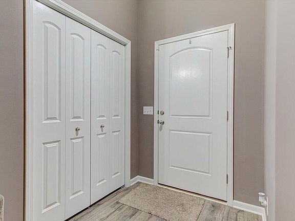 3rd image of 1502 Abercorn Dr
