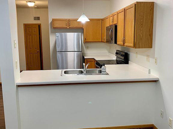 4th image of 665 Kingfisher Ln APT E