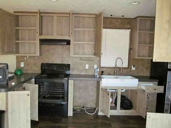 5th image of 461388 E 830th Rd