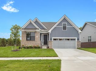 5533 Helmsdale Blvd, West Bloomfield, MI 48322