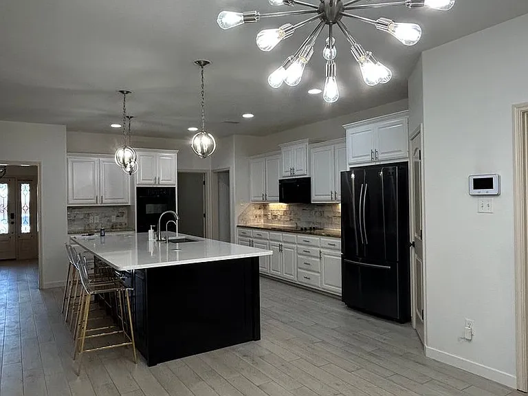5900 Oak Creek Dr — Photo 5