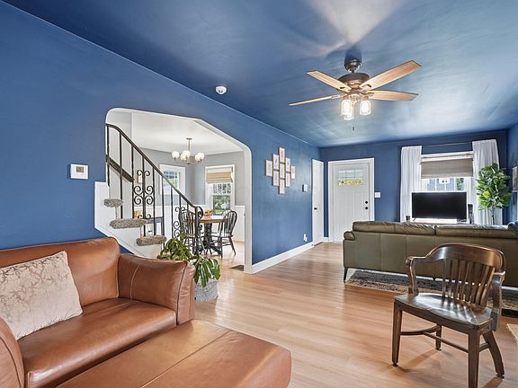 4th image of 591 Binns Blvd